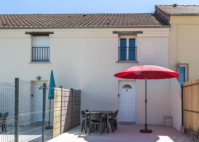 Les Duplex Du D'orient 아파트 *