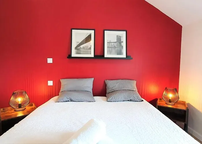 Les Duplex Du D'orient 아파트